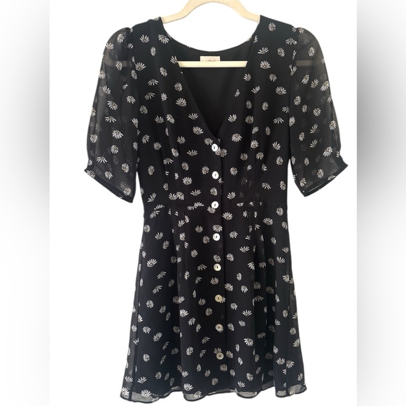Wilfred | Aritzia floral print black dress V neck mini button front size 2 - Picture 4 of 9